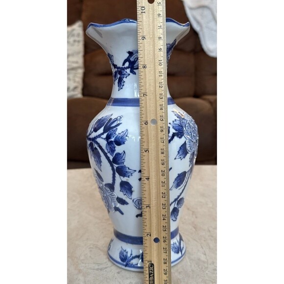 Japanese Arita Ware Blue & WHITE FLORAL Vase Vintage Beautiful Antique Design - Picture 5 of 5